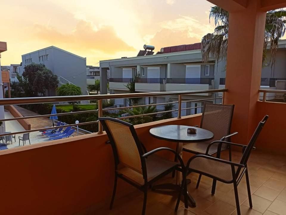 Hotel Mary Платаньяс Экстерьер фото